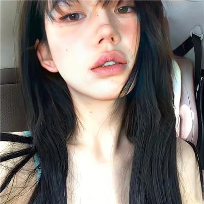 蒙面纱的男子